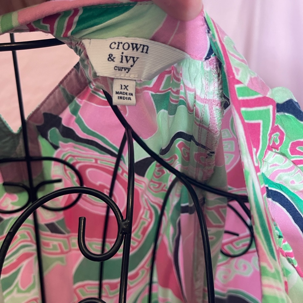 crown & ivy Vibrant Pink and Green Patterned Blouse/ 1 small flaw - Picture 3 of 4